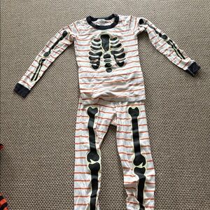 Hanna Andersson Black and Orange Pajama Set